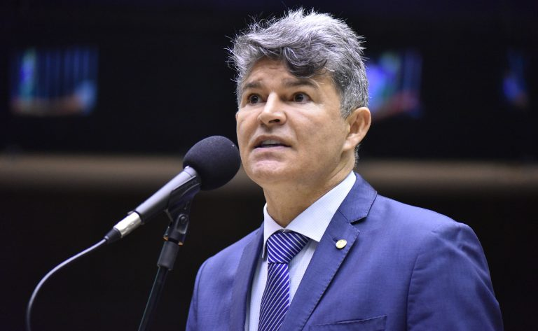 “Os bolsonaristas mereciam ser ouvidos”, dispara Zé Medeiros, sobre aliança com o MDB