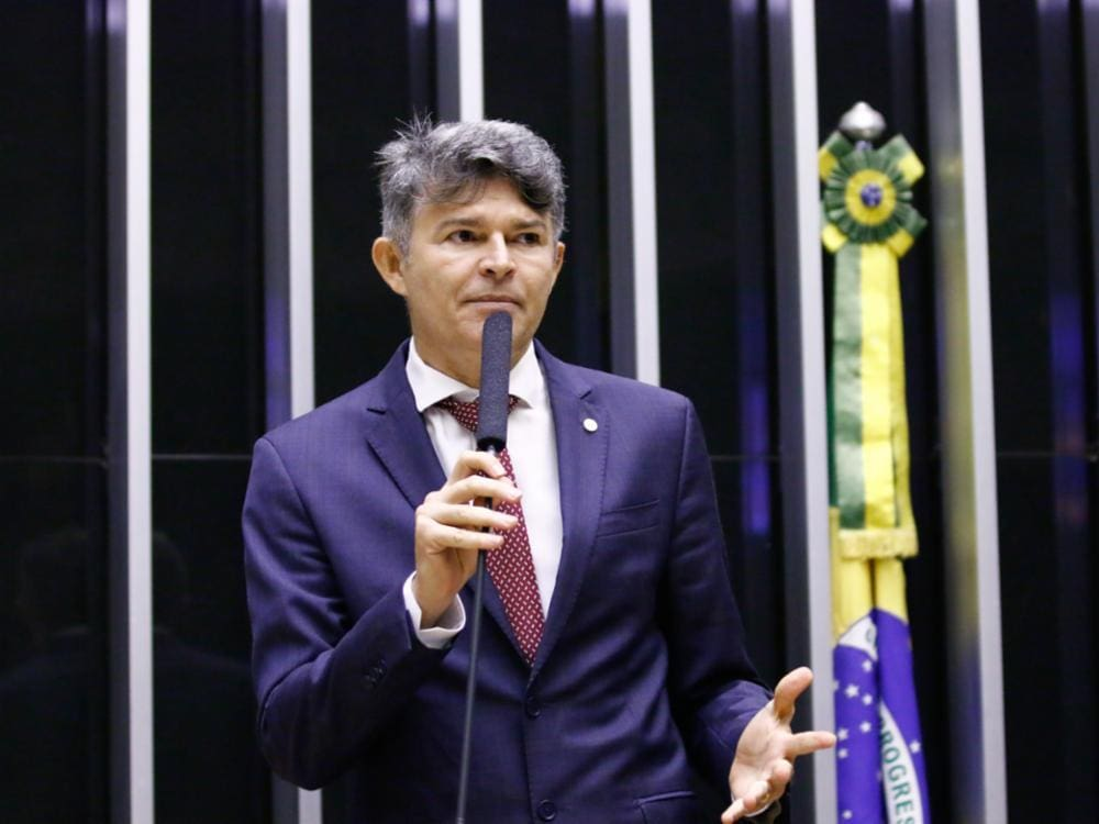 Zé Medeiros cobra respostas sobre ‘apagão orçamentário’ de R$ 105,5 bilhões no governo Lula